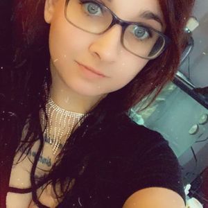 Meet your Posher, Crystal